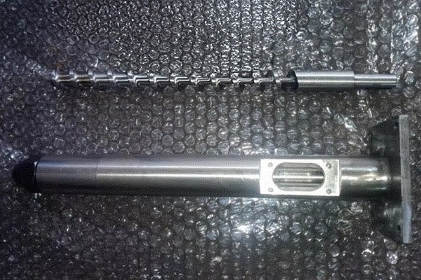 小型橡膠擠出機螺桿與機筒的設計挑戰與解決方案